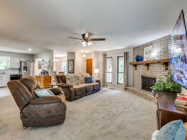 4213 Lakeside Drive, Sapulpa, OK 74066