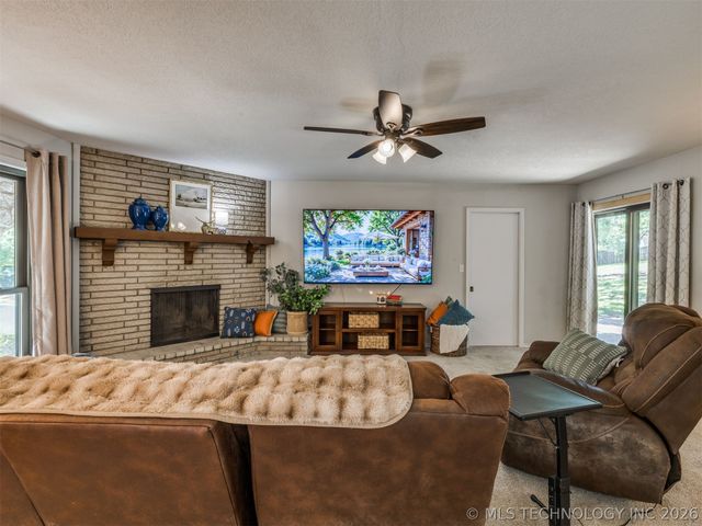 4213 Lakeside Drive, Sapulpa, OK 74066