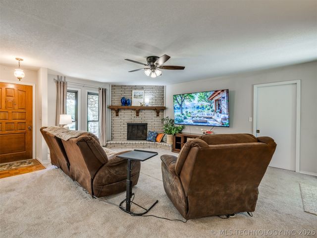 4213 Lakeside Drive, Sapulpa, OK 74066