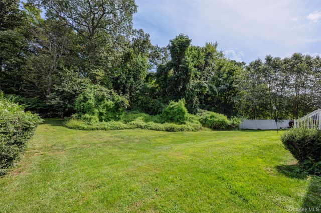 23 Peterborough Drive, Northport, NY 11768
