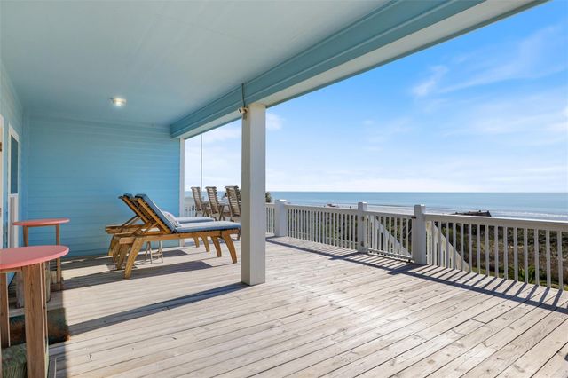 3026 Copacabana Drive, Crystal Beach, TX 77650