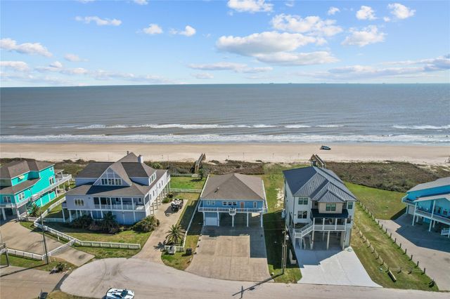 3026 Copacabana Drive, Crystal Beach, TX 77650