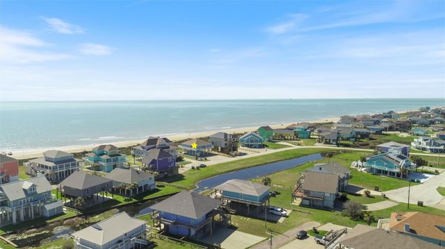 3026 Copacabana Drive, Crystal Beach, TX 77650