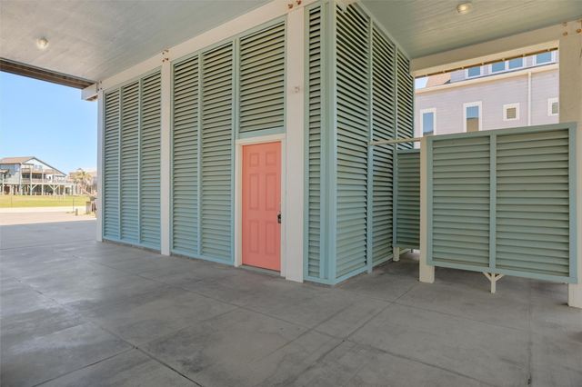 3026 Copacabana Drive, Crystal Beach, TX 77650