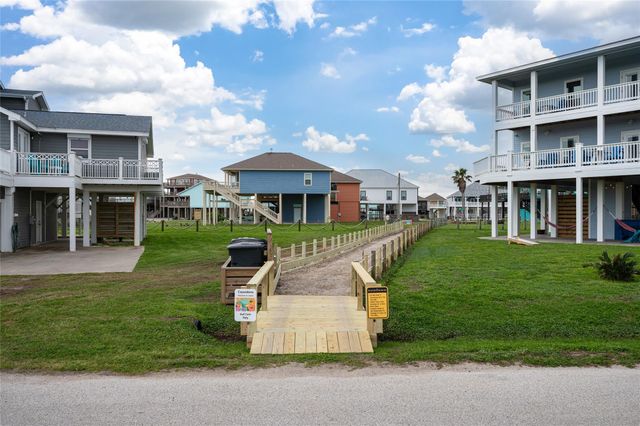3026 Copacabana Drive, Crystal Beach, TX 77650