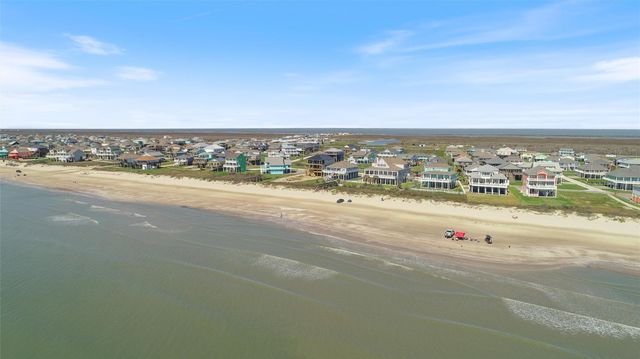 3026 Copacabana Drive, Crystal Beach, TX 77650