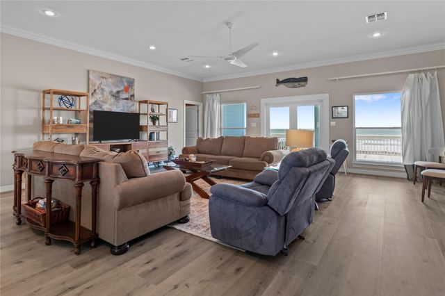 3026 Copacabana Drive, Crystal Beach, TX 77650
