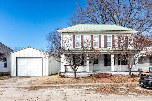 406 S Tebo Street, Windsor, MO 65360