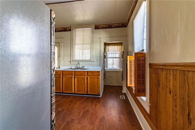 406 S Tebo Street, Windsor, MO 65360