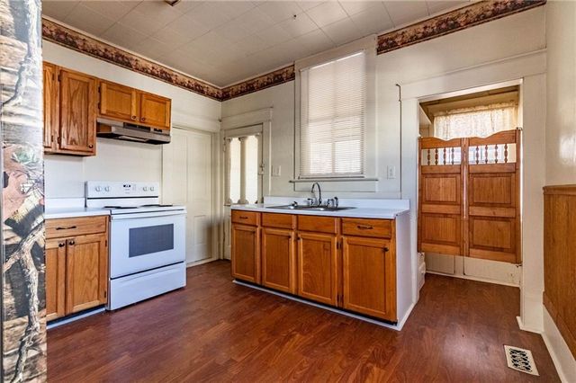 406 S Tebo Street, Windsor, MO 65360