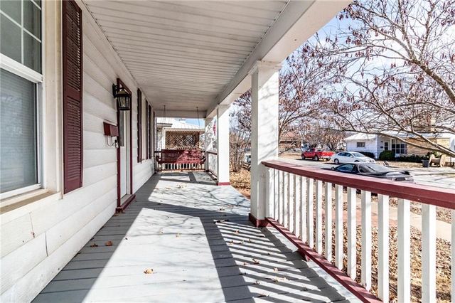 406 S Tebo Street, Windsor, MO 65360