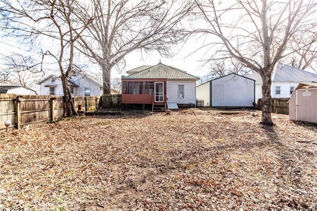406 S Tebo Street, Windsor, MO 65360