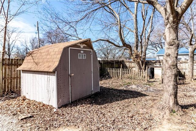 406 S Tebo Street, Windsor, MO 65360