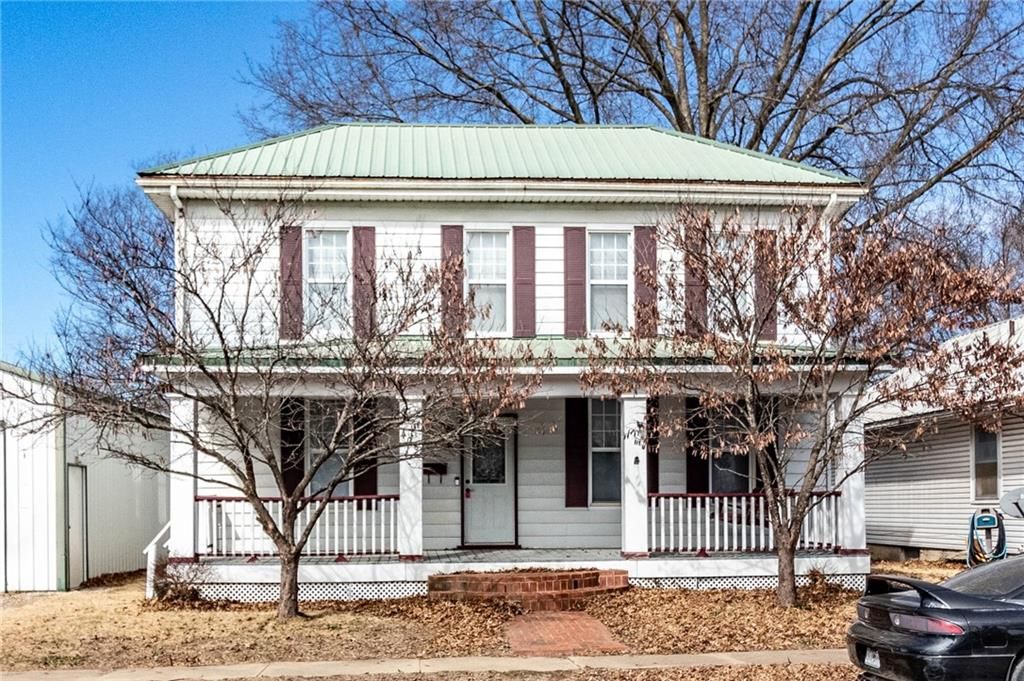 406 S Tebo Street, Windsor, MO 65360