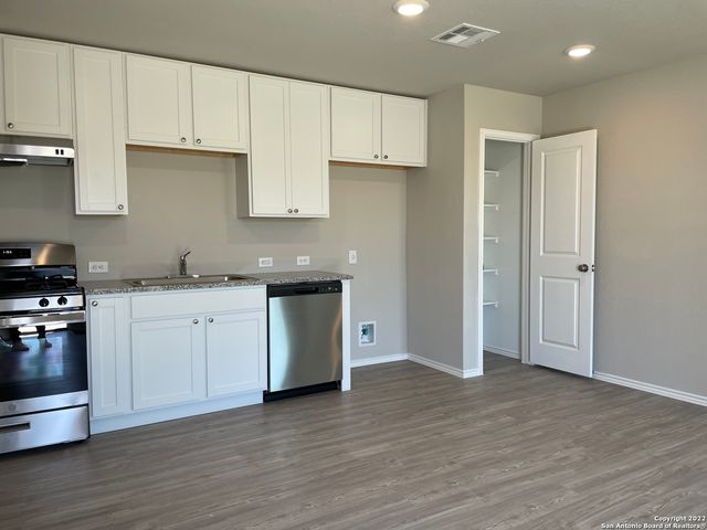 8256 Piedra Medina, San Antonio, TX 78252