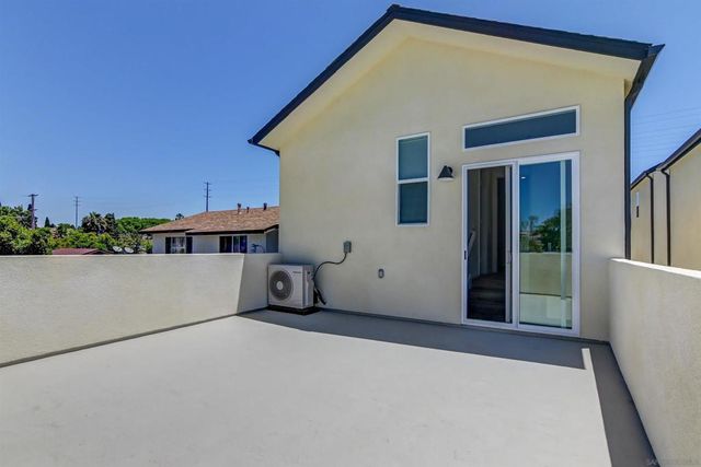 2048 52 N Highland Ave, San Diego, CA 92113