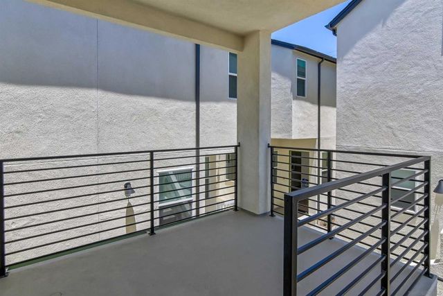2048 52 N Highland Ave, San Diego, CA 92113