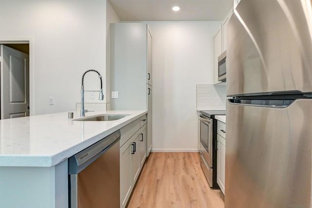 2048 52 N Highland Ave, San Diego, CA 92113