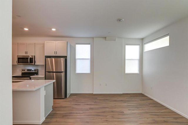 2048 52 N Highland Ave, San Diego, CA 92113