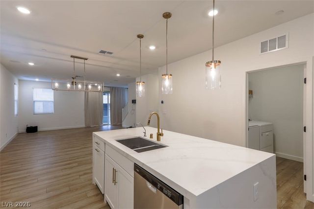 1437 Whistling Kite Street, Las Vegas, NV 89144