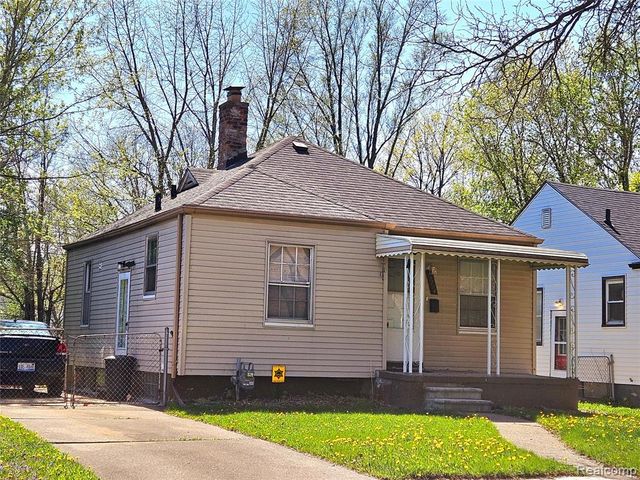 19724 Elkhart Street, Harper Woods, MI 48225