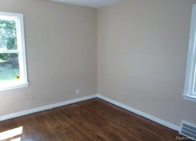 19724 Elkhart Street, Harper Woods, MI 48225