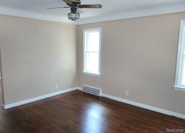 19724 Elkhart Street, Harper Woods, MI 48225