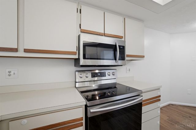 256 Centerbury Court, Springdale, OH 45246