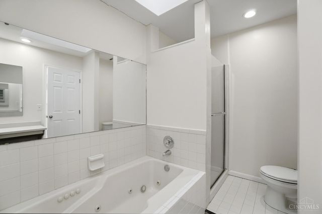 256 Centerbury Court, Springdale, OH 45246