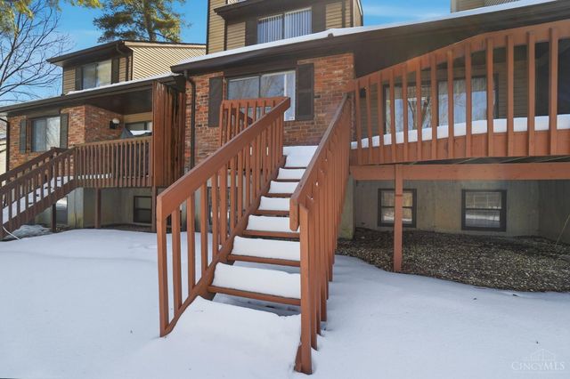 256 Centerbury Court, Springdale, OH 45246