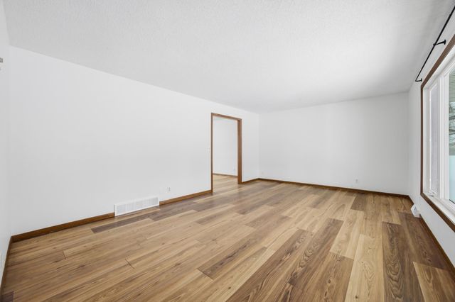 3601 Evergreen Road N, Fargo, ND 58102