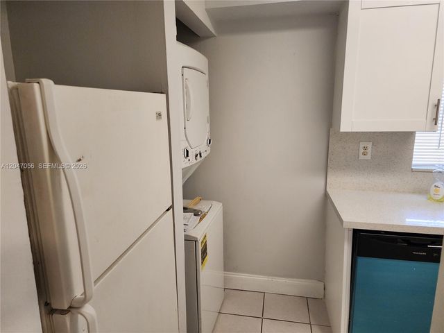 14901 SW 82nd Ter 1-103, Miami, FL 33193