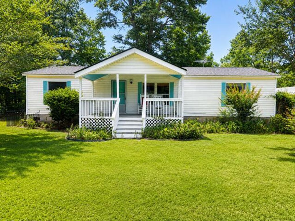 1075 Mockingbird Lane, Manning, SC 29102