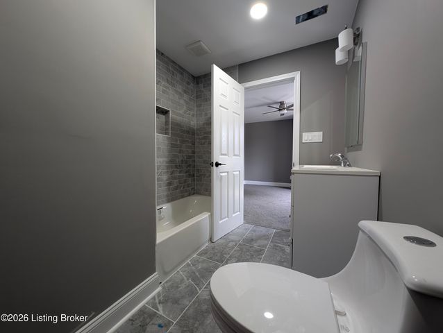 3800 E Indian Trail, Louisville, KY 40213