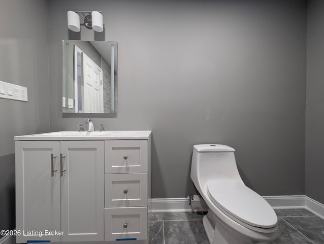 3800 E Indian Trail, Louisville, KY 40213