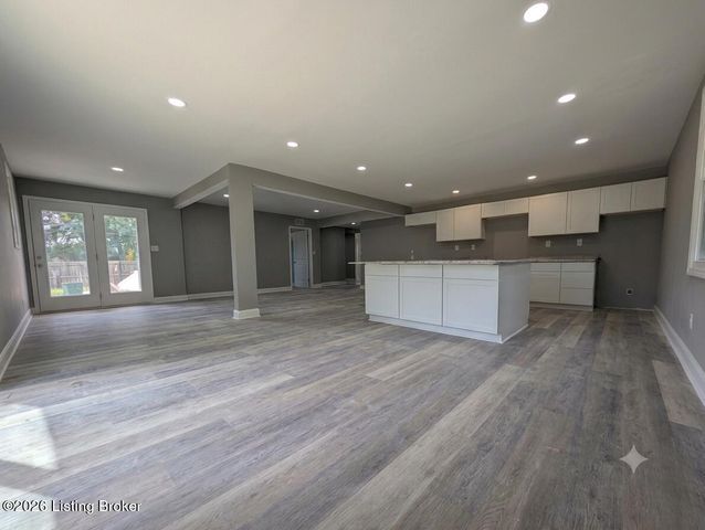 3800 E Indian Trail, Louisville, KY 40213