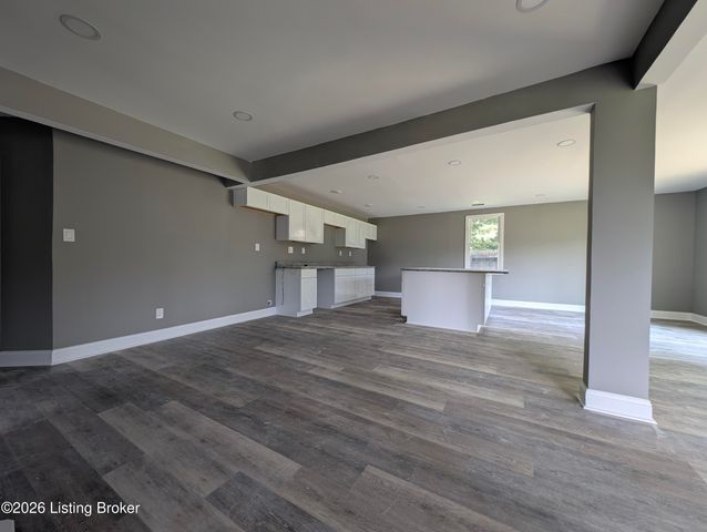 3800 E Indian Trail, Louisville, KY 40213
