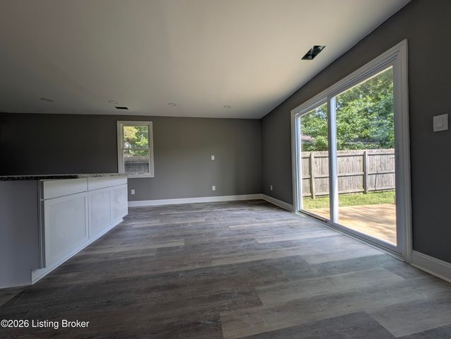 3800 E Indian Trail, Louisville, KY 40213