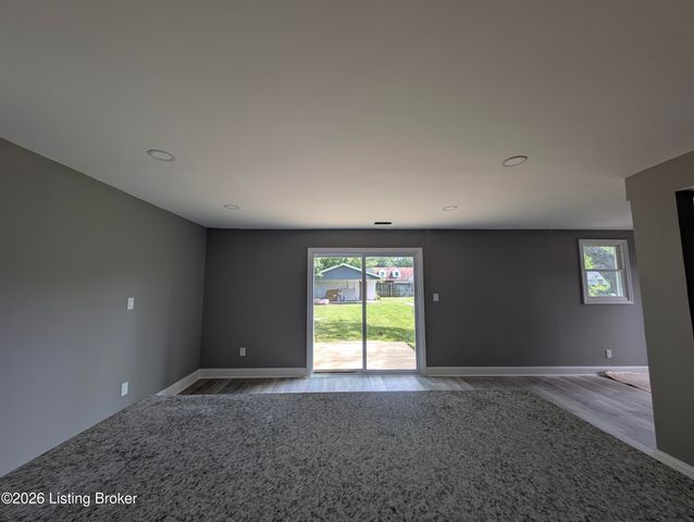 3800 E Indian Trail, Louisville, KY 40213