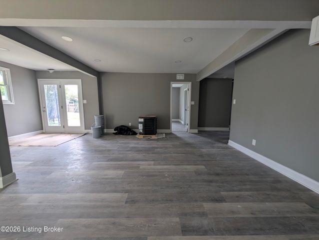 3800 E Indian Trail, Louisville, KY 40213