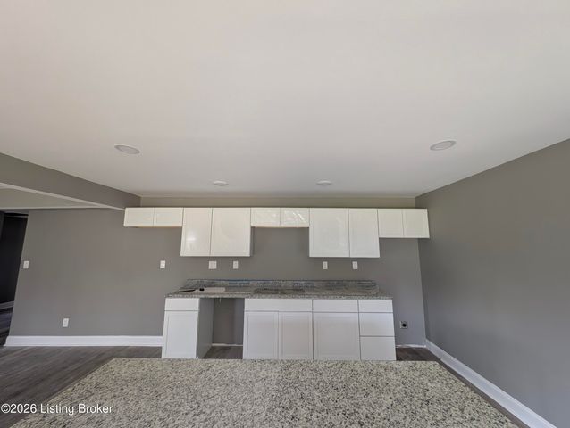 3800 E Indian Trail, Louisville, KY 40213