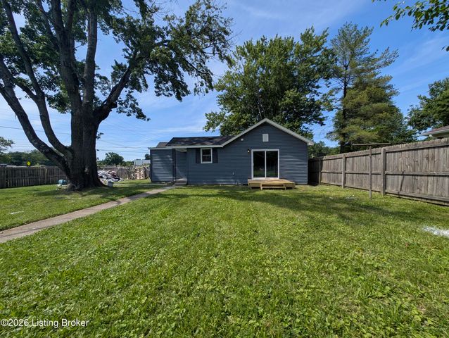 3800 E Indian Trail, Louisville, KY 40213
