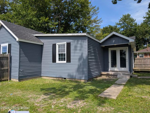 3800 E Indian Trail, Louisville, KY 40213