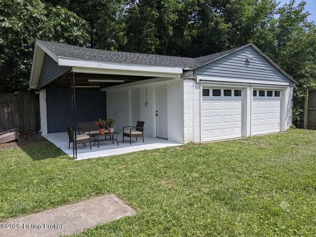 3800 E Indian Trail, Louisville, KY 40213