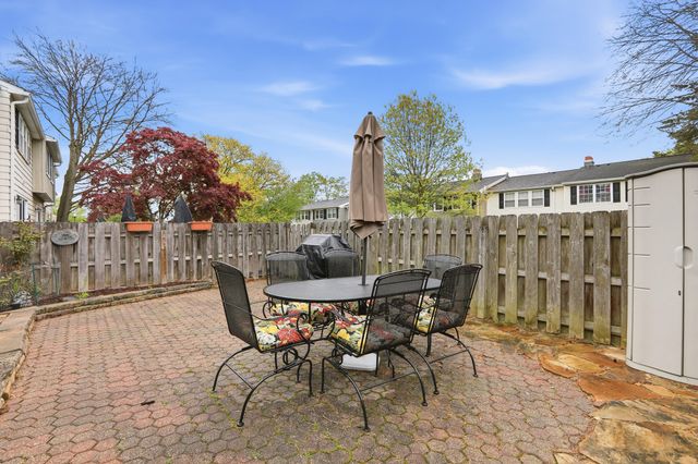 19677 Ironwood Court, Northville, MI 48167