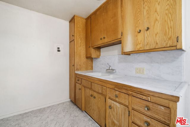 1631 Granville Avenue, Los Angeles, CA 90025