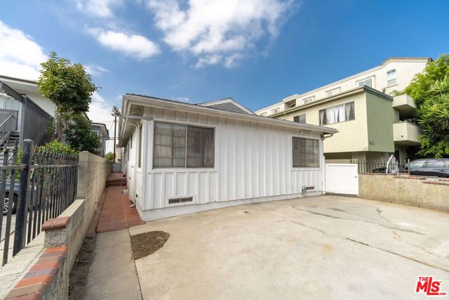 1631 Granville Avenue, Los Angeles, CA 90025