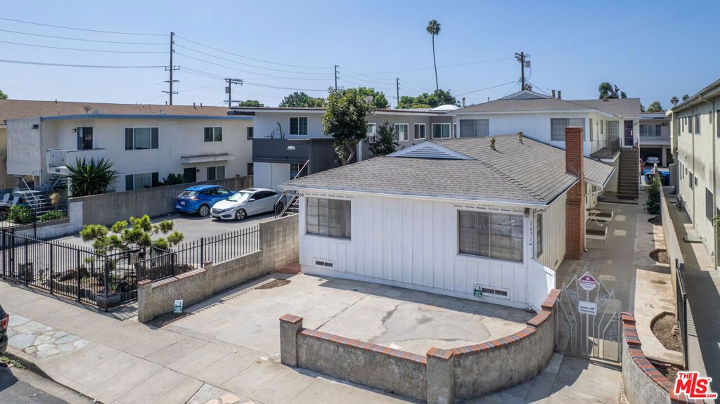 1631 Granville Avenue, Los Angeles, CA 90025