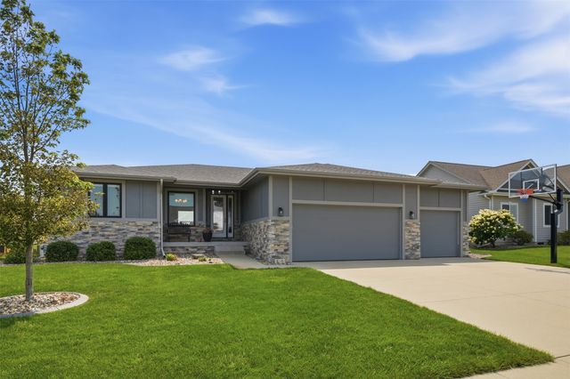 1716 Falcon Drive, Polk City, IA 50226