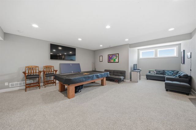 1716 Falcon Drive, Polk City, IA 50226